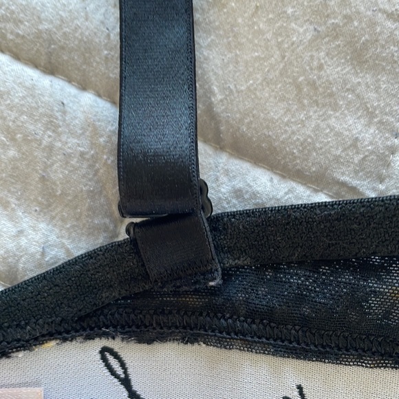 PINK Bra - Picture 6 of 6